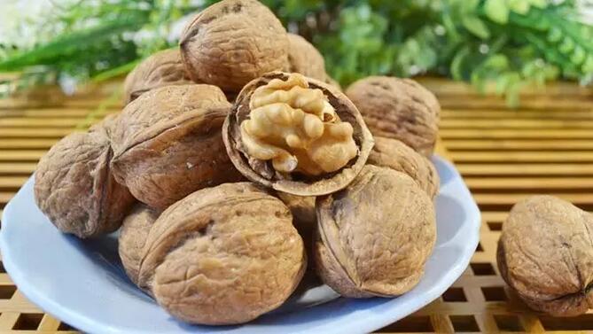 1536736653928.jpg 坚果.jpg