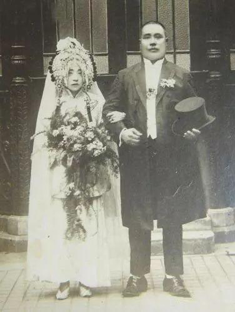 1540346977997.jpg 赵灵飞与洪钧.jpg