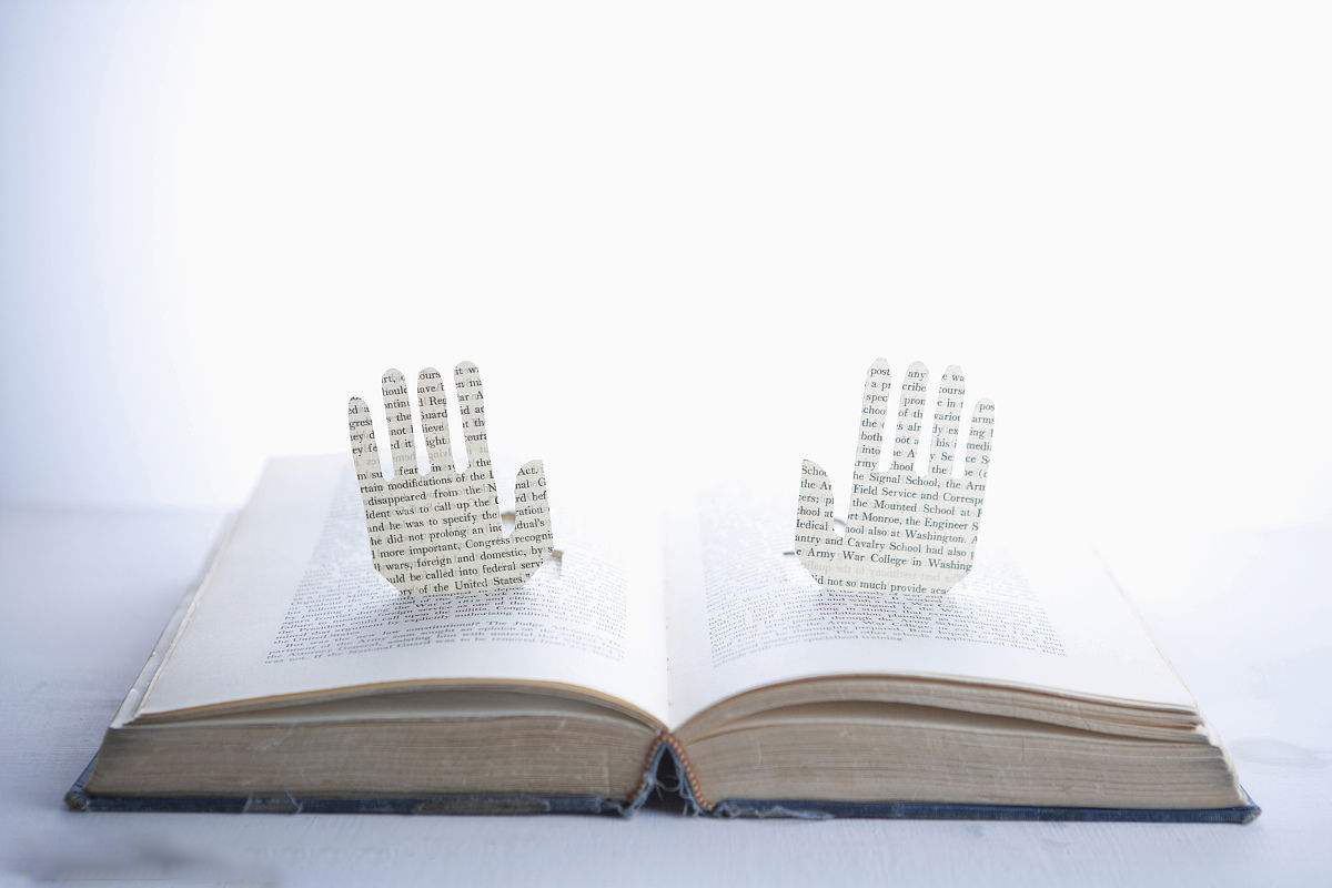 1540437032601.jpg 持书.jpg